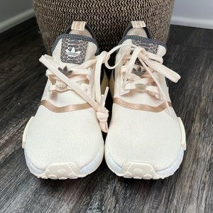 Women’s Adidas sneakers size 8.5 Never Worn